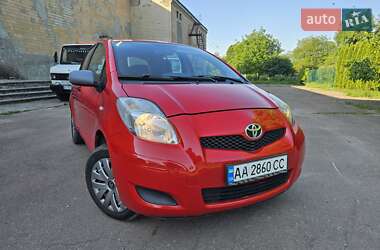 Хэтчбек Toyota Yaris 2009 в Обухове