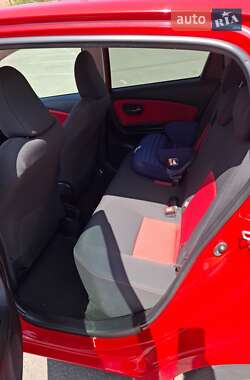 Седан Toyota Yaris 2014 в 