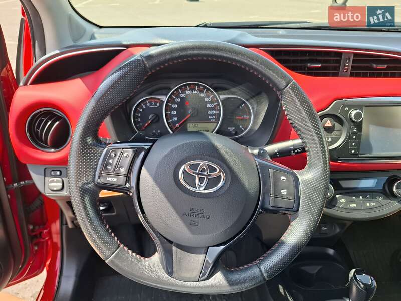Седан Toyota Yaris 2014 в Одессе
