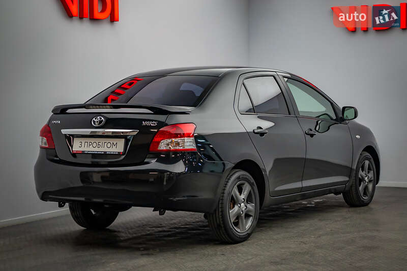 Седан Toyota Yaris 2007 в Києві