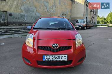 Хэтчбек Toyota Yaris 2009 в Обухове