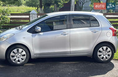 Хэтчбек Toyota Yaris 2007 в Коломые