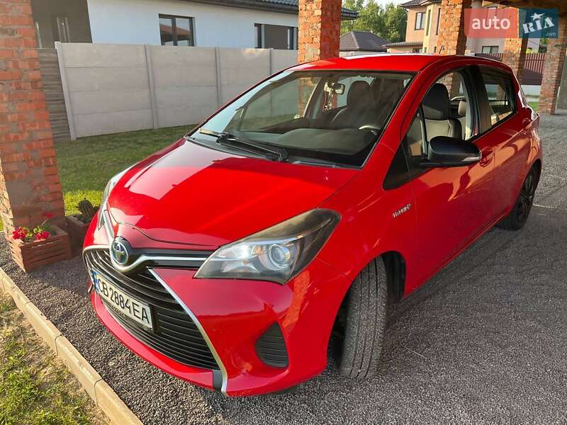 Хэтчбек Toyota Yaris 2015 в Чернигове