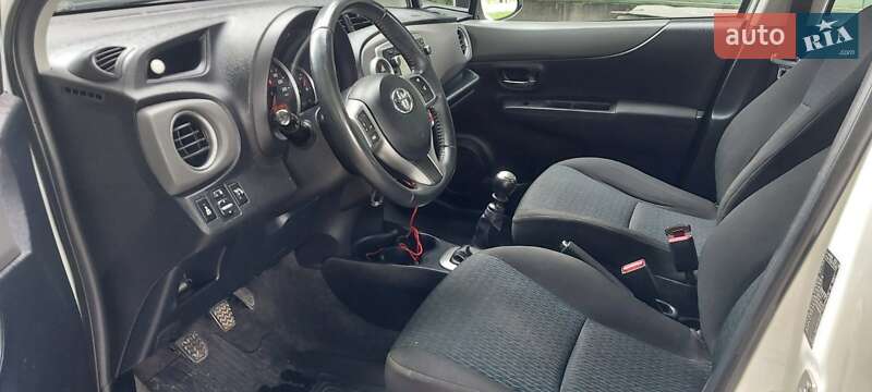 Хетчбек Toyota Yaris 2012 в Рівному
