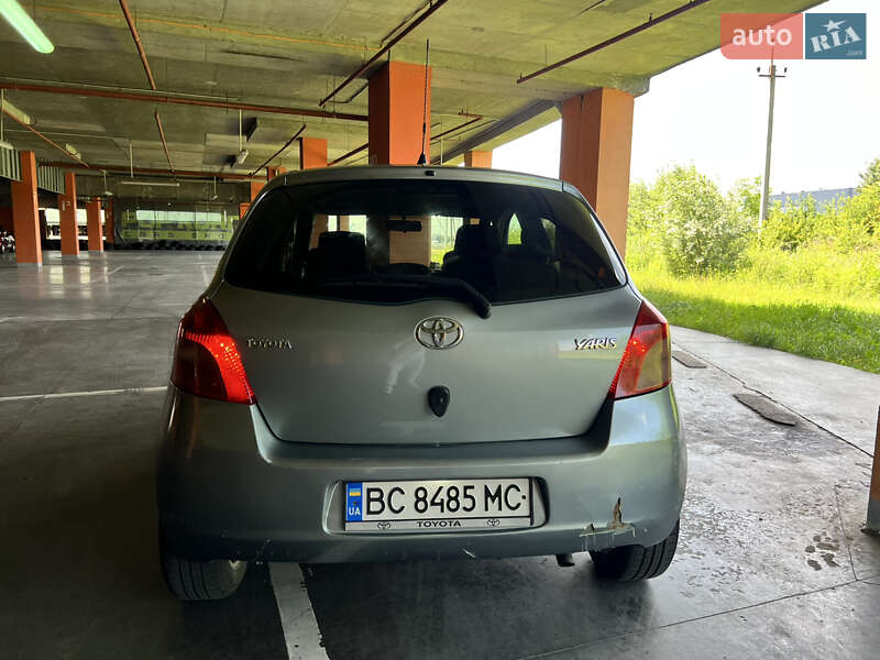 Хетчбек Toyota Yaris 2007 в Львові
