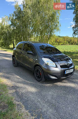Хетчбек Toyota Yaris 2009 в 