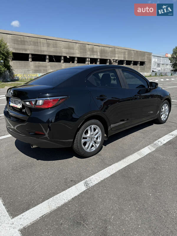Седан Toyota Yaris 2017 в Полтаве
