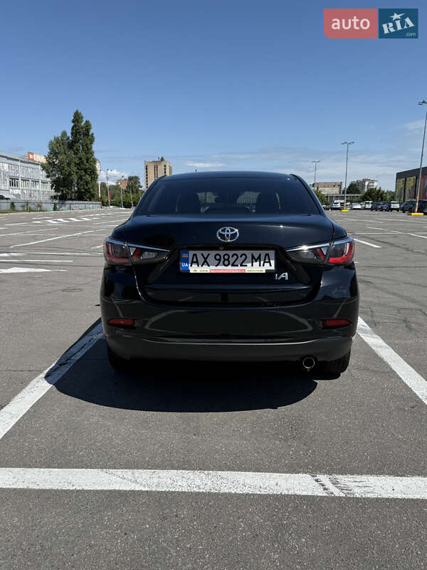 Седан Toyota Yaris 2017 в Полтаве