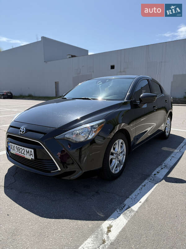 Седан Toyota Yaris 2017 в Полтаве