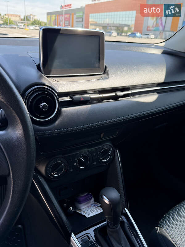 Седан Toyota Yaris 2017 в Полтаве