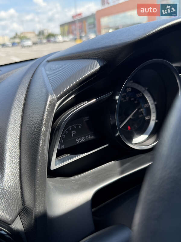 Седан Toyota Yaris 2017 в Полтаве