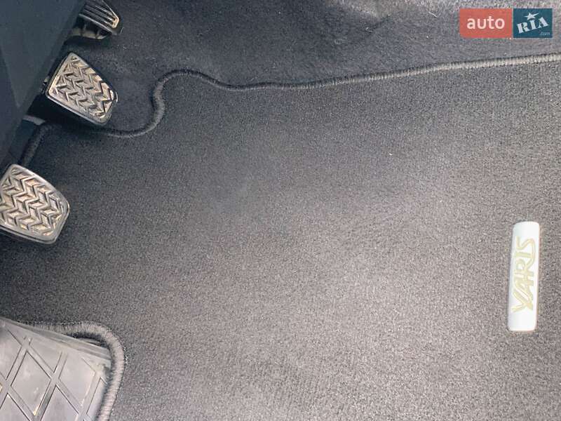 Хэтчбек Toyota Yaris 2014 в Сваляве фото 7 Хэтчбек Toyota Yaris 2014 в Сваляве