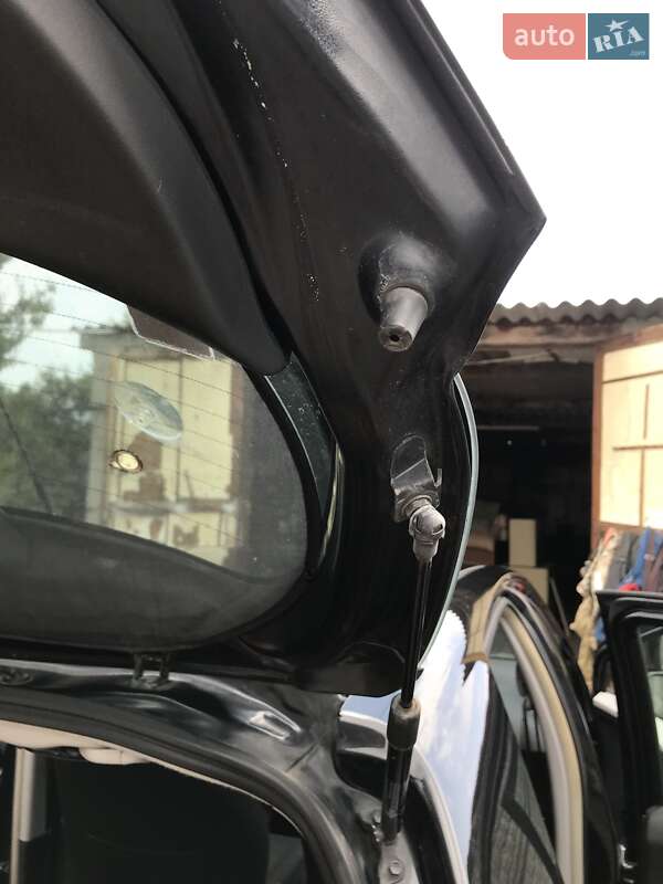 Хэтчбек Toyota Yaris 2011 в Умани