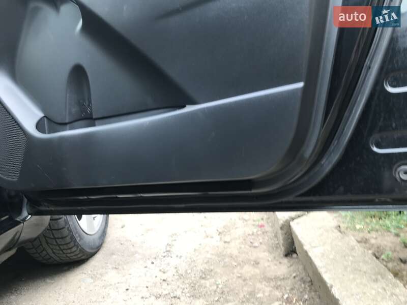 Хэтчбек Toyota Yaris 2011 в Умани