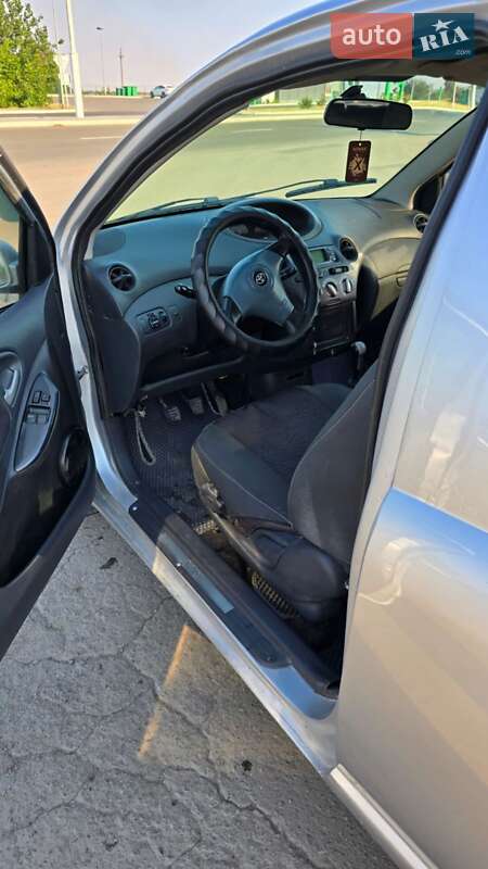 Хетчбек Toyota Yaris 2001 в Ізмаїлі