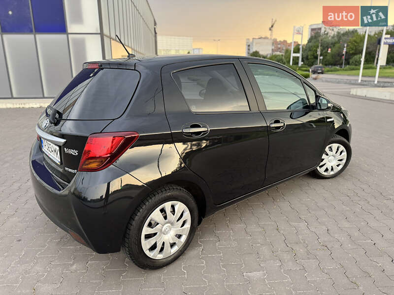 Хэтчбек Toyota Yaris 2016 в Харькове