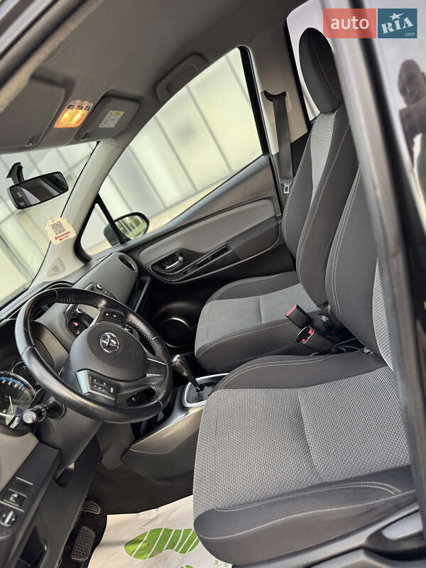 Хэтчбек Toyota Yaris 2016 в Харькове