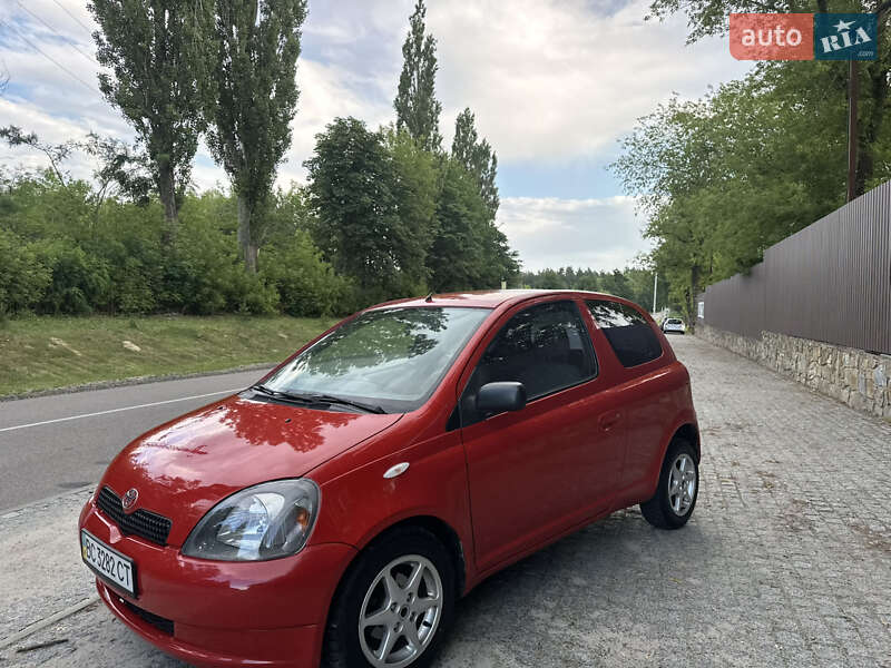 Хэтчбек Toyota Yaris 2000 в Львове