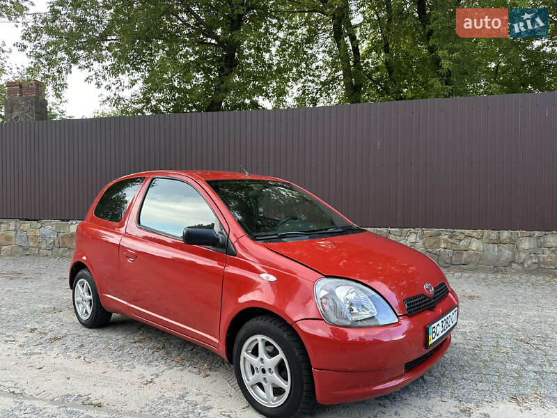 Хэтчбек Toyota Yaris 2000 в Львове