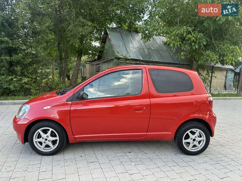 Хэтчбек Toyota Yaris 2000 в Львове