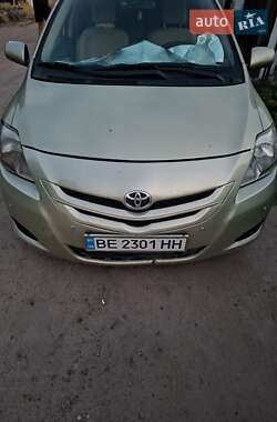 Седан Toyota Yaris 2006 в Вознесенську
