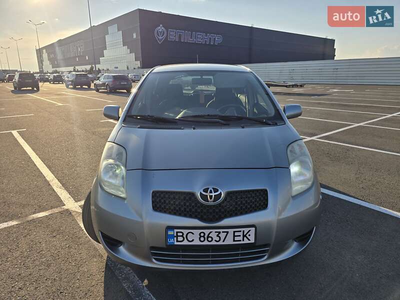 Хетчбек Toyota Yaris 2008 в Львові