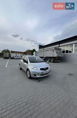 Хэтчбек Toyota Yaris 2006 в Бершади