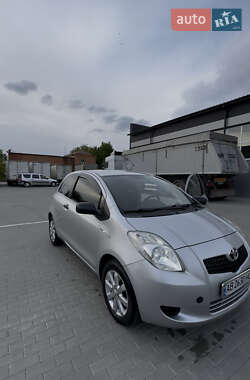 Хэтчбек Toyota Yaris 2006 в  фото 4 Хэтчбек Toyota Yaris 2006 в