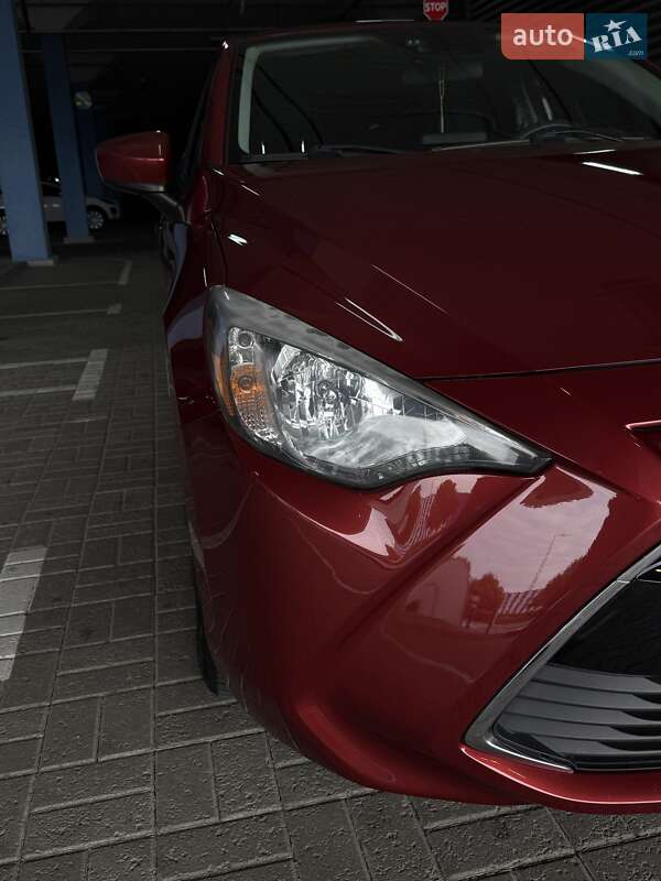 Седан Toyota Yaris 2016 в Киеве