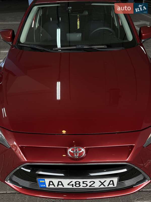 Седан Toyota Yaris 2016 в Киеве