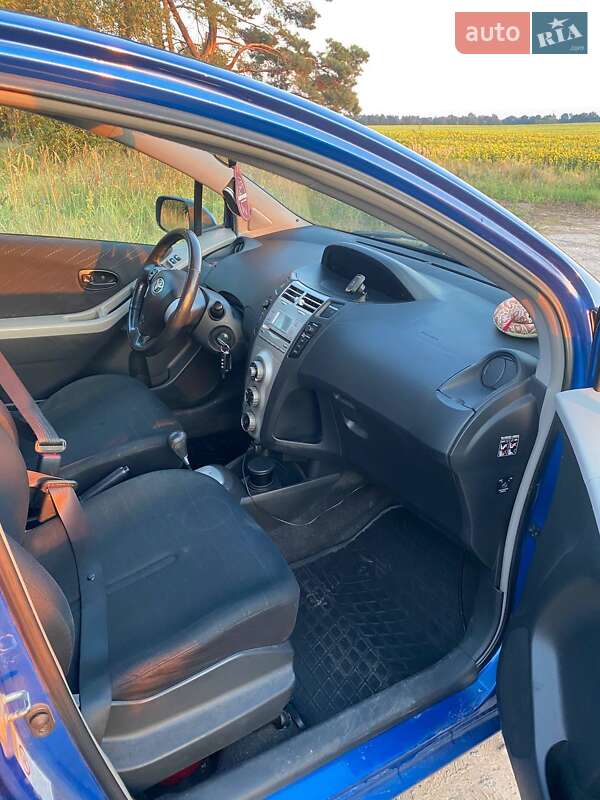 Хэтчбек Toyota Yaris 2006 в Борисполе