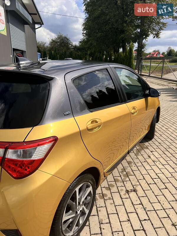 Хэтчбек Toyota Yaris 2019 в Киеве