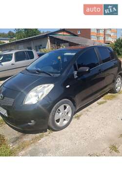 Хетчбек Toyota Yaris 2007 в Волочиську