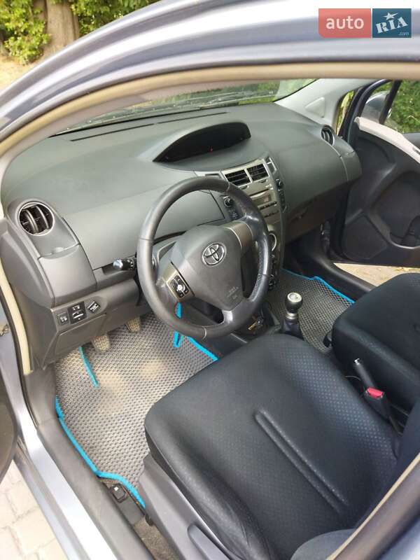 Хэтчбек Toyota Yaris 2010 в Львове