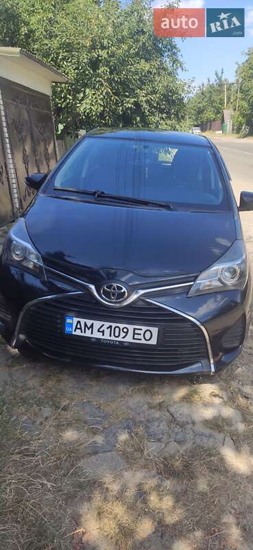 Хетчбек Toyota Yaris 2014 в Житомирі