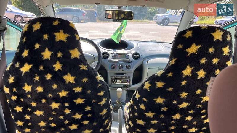 Хэтчбек Toyota Yaris 1999 в Ахтырке