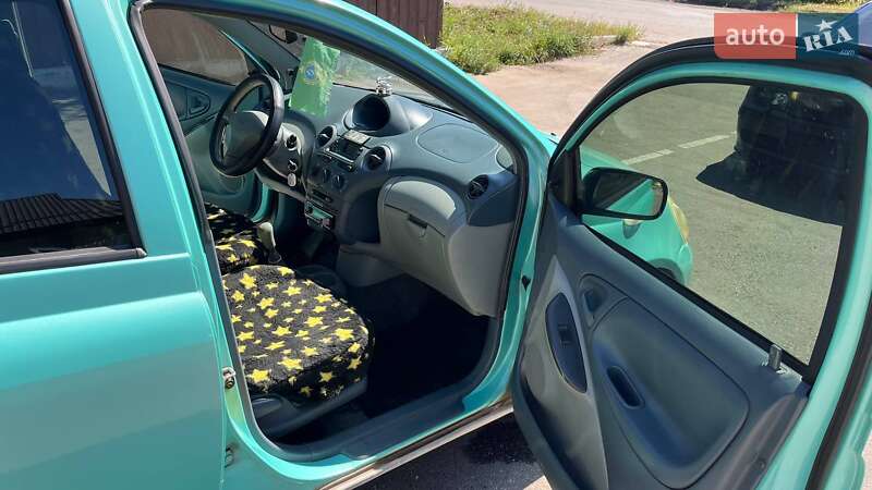 Хэтчбек Toyota Yaris 1999 в Ахтырке