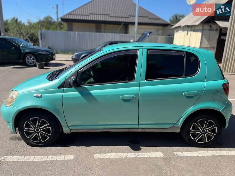 Хэтчбек Toyota Yaris 1999 в Ахтырке
