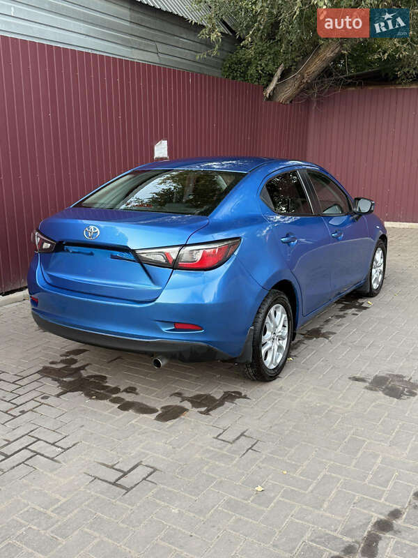 Седан Toyota Yaris 2016 в Николаеве
