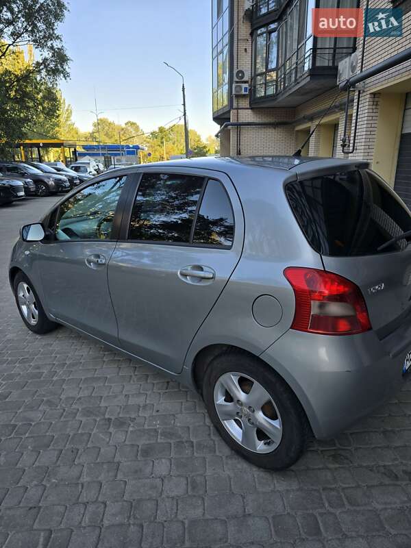 Хетчбек Toyota Yaris 2006 в Дніпрі фото 2 Хетчбек Toyota Yaris 2006 в Дніпрі