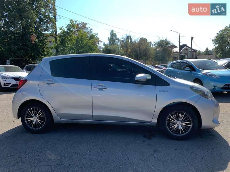 Хэтчбек Toyota Yaris 2014 в Виннице фото 4 Хэтчбек Toyota Yaris 2014 в Виннице