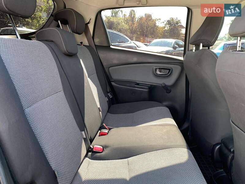 Хэтчбек Toyota Yaris 2014 в Виннице фото 28 Хэтчбек Toyota Yaris 2014 в Виннице