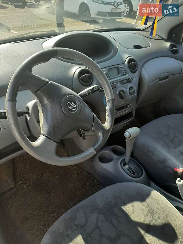 Хетчбек Toyota Yaris 2001 в Черкасах