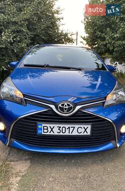 Хэтчбек Toyota Yaris 2016 в 