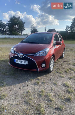 Хэтчбек Toyota Yaris 2015 в Сарнах