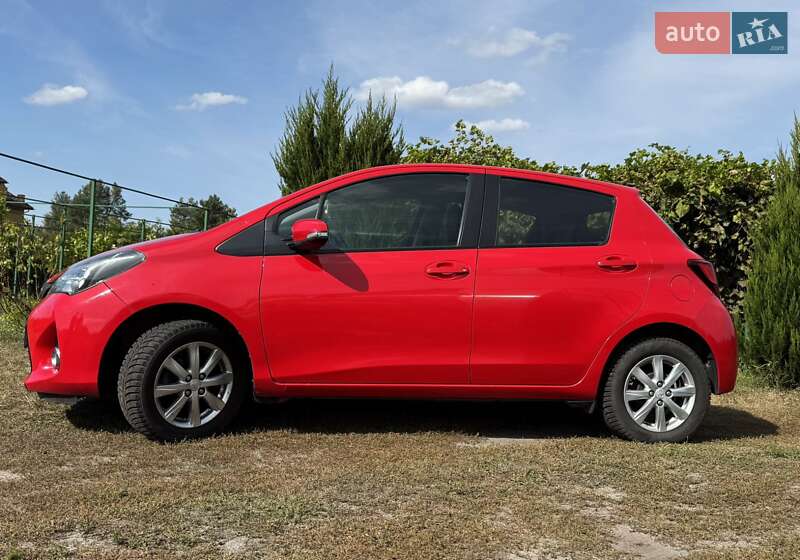 Хэтчбек Toyota Yaris 2015 в Киеве