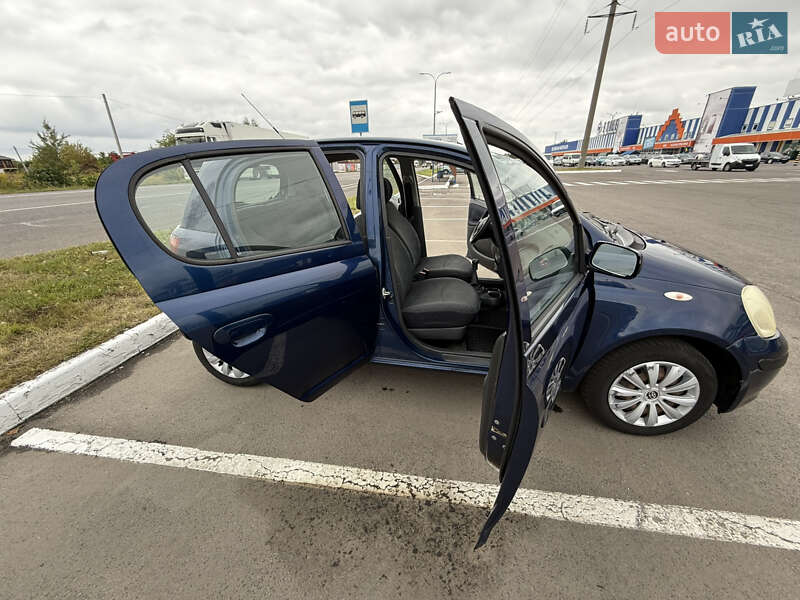Хетчбек Toyota Yaris 2004 в Луцьку