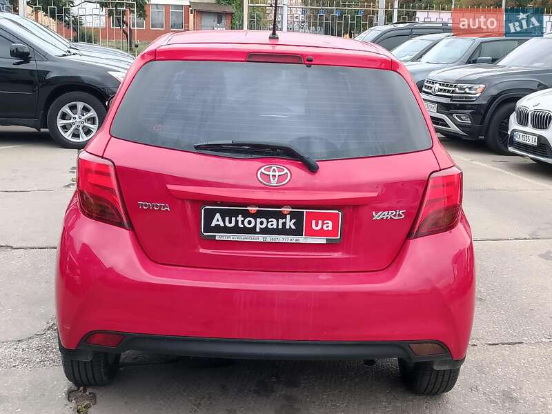 Хэтчбек Toyota Yaris 2015 в Харькове