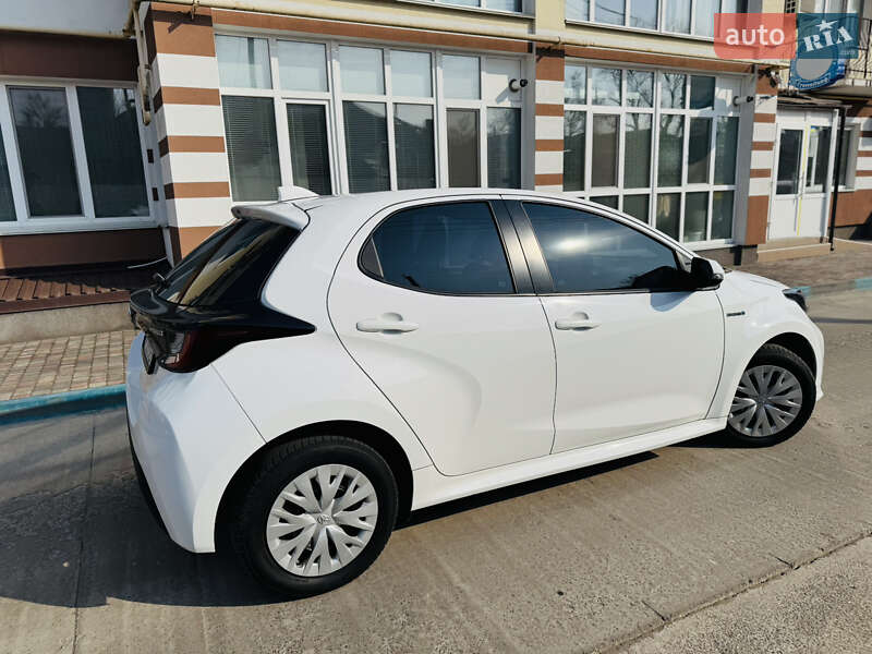 Хэтчбек Toyota Yaris 2022 в Ромнах