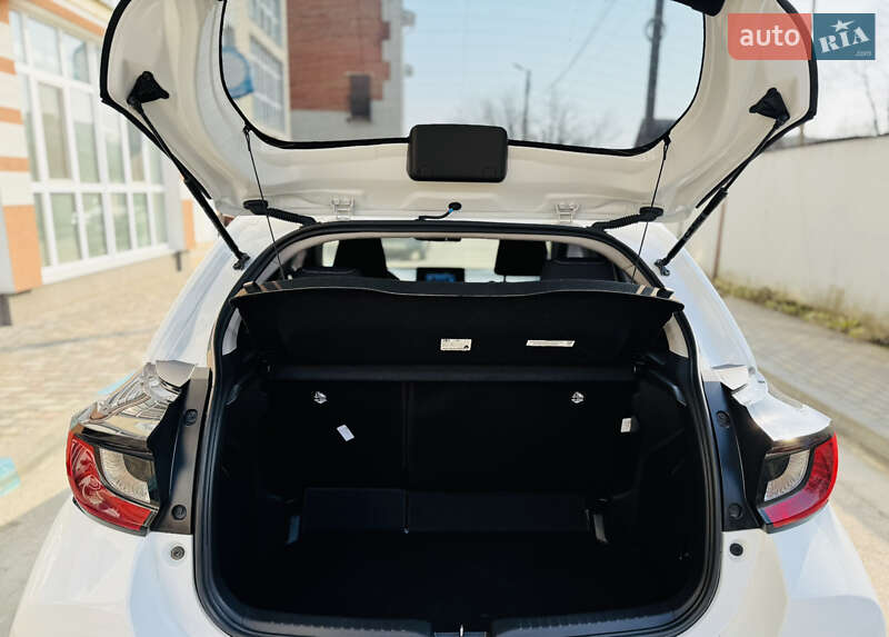 Хэтчбек Toyota Yaris 2022 в Ромнах